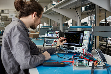 Осциллограф цифровой Tektronix MDO32 с опцией 3-BW-100